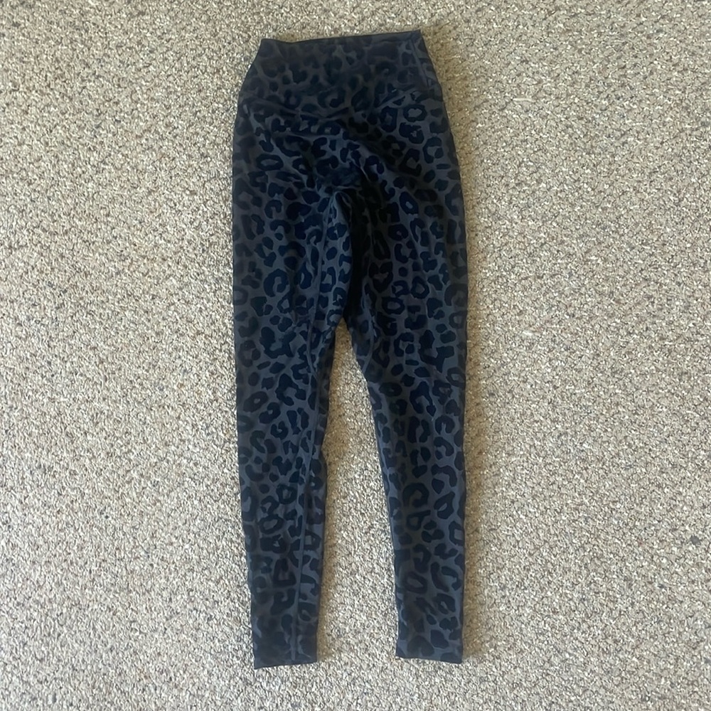 Balance athletica vitality king cheetah leggings xs